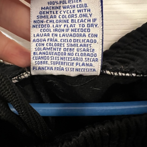 3 for $20 Bundle any 3 items priced $15 and under and get them for $20🛍️🛍️🛍️ - Picture 4 of 4